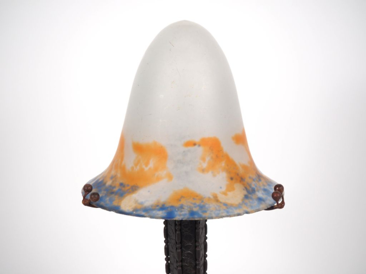 Lampe de bureau de style Art Déco, abat jour en verre poudré, piétemen