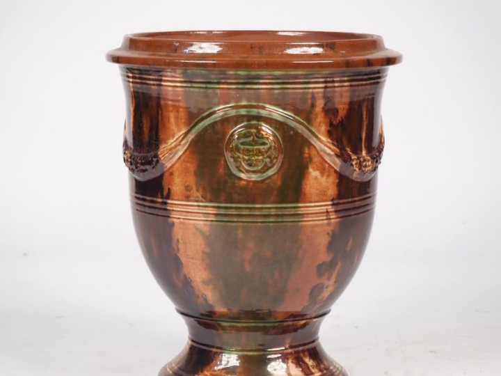 Boisset à Anduze. Pot en terre vernissée, col ourlet, base sur piedouc