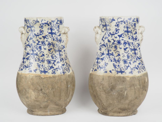 Vente aux enchères Paire de vases XIXème provençaux en terre vernissée, à décor de rincea