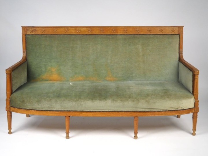 Mobilier de salon Directoire en bois mouluré et sculpté à décor d'étoi