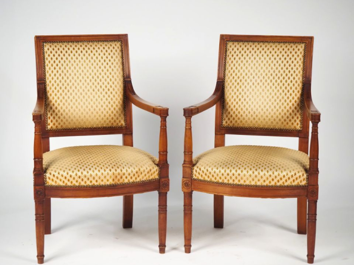 Paire de fauteuils et paire de chaises de style Directoire, pieds et a