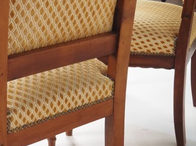 Paire de fauteuils et paire de chaises de style Directoire, pieds et a