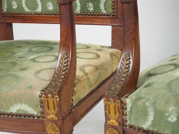 Mobilier de salon en acajou et placage d'acajou début XIXème comprenan