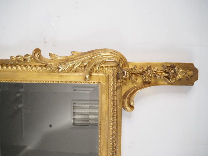 Miroir 1900 fin XIXème début XXème de style Louis XVI en bois et stuc 