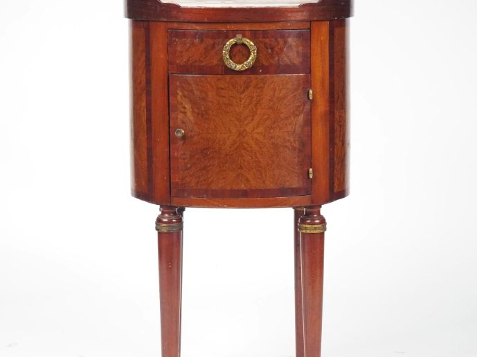 Chevet tambour XIXème, dessus marbre à galerie, ouvrant à un tiroir et