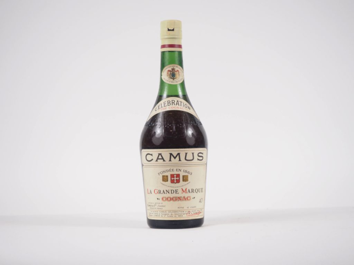 1 VIEILLE BOUTEILLE COGNAC 'CÉLÉBRATION' CAMUS
