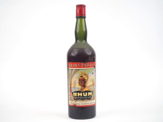 Vente aux enchères 1 VIEILLE BOUTEILLE RHUM SAINT ESPRIT - NIVEAU LÉGÈREMENT BAS/ELA 