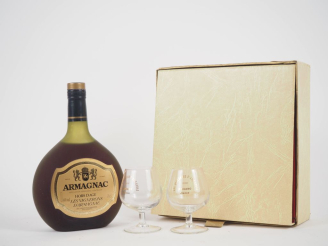 Vente aux enchères 1 BOUTEILLE ARMAGNAC 'HORS D'ÂGE' LES VIGNERONS D'ARMAGNAC - COFFRET C
