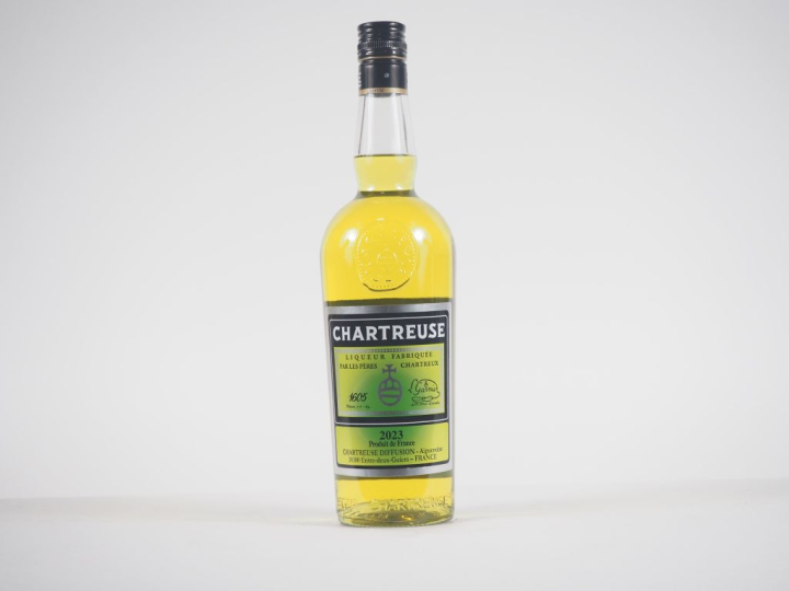 1 BOUTEILLE CHARTREUSE JAUNE EPISCOPALE "FOUS DE CHARTREUSE" - 2023
