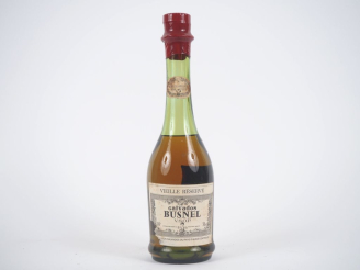 Vente aux enchères 1 BOUTEILLE CALVADOS BUSNEL V.S.O.P 'VIEILLE RÉSERVE' - EA 