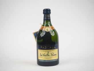 Vente aux enchères 1 BOUTEILLE VIEILLE LA VIEILLE PRUNE PASCALL DISTILLERIE LA CIGOGNE