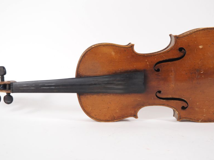Violon d'étude fait en Allemagne fait vers 1930. Dim. 361 mm ( à monte