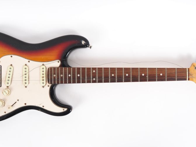 LES PAUL. Guitare électrique Epiphone standad. (Restaurée).  On y join