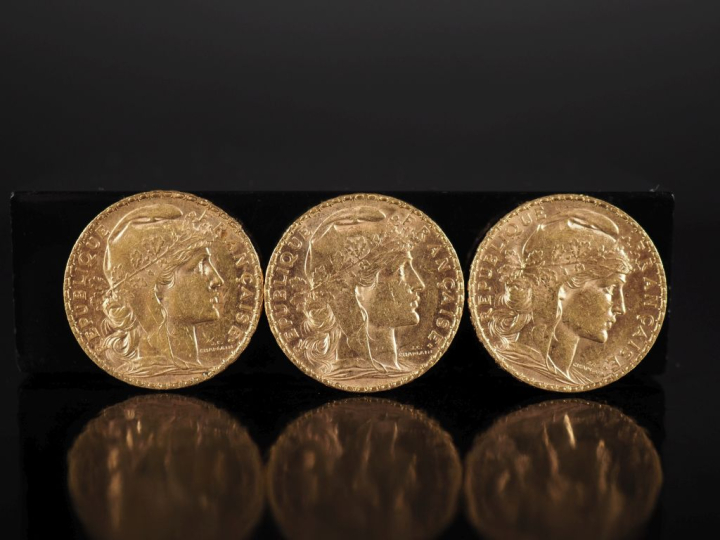 Trois pièces de 20 Francs or, République Française, 1909.  FRAIS ACHET