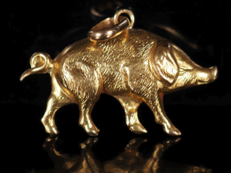 Vente aux enchères Amusant pendentif en forme de cochon en or jaune 750.  1,5 x2,5 cm Poi