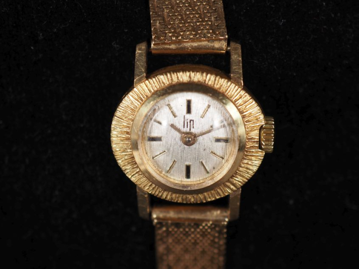 LIP N°69810 Montre bracelet de dame, boitier et bracelet en or jaune 7