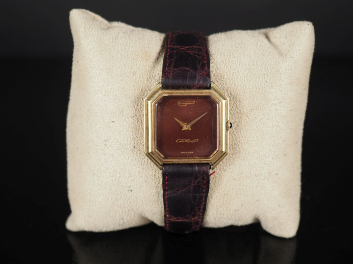 EMILE PEQUIGNET Montre bracelet de dame. Boitier octogonal à pans coup