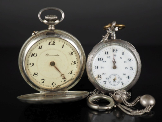 Vente aux enchères Ensemble comprenant :  - une montre de gousset en argent.  Cadran à ch