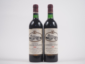 Vente aux enchères 2 BOUTEILLES CHÂTEAU CHASSE SPLEEN MOULIS - 1980 - BG/ELS 