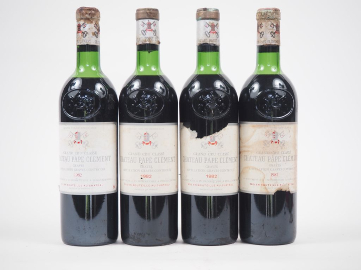 4 BOUTEILLES CHÂTEAU PAPE CLÉMENT GCC GRAVES - 1982 - 3 LB-HEP/1 HEP/3