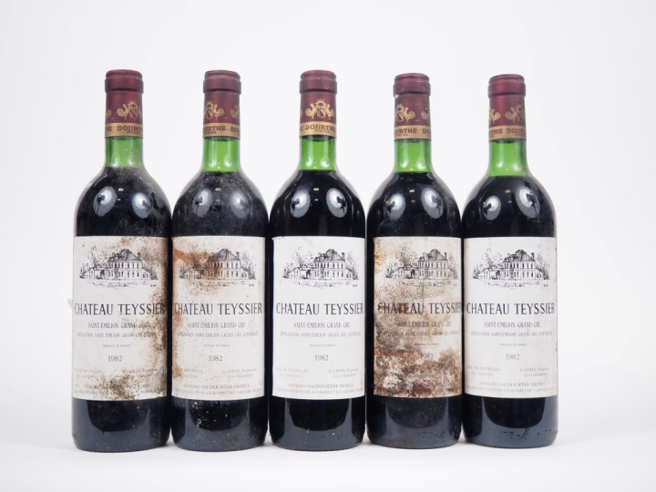5 BOUTEILLES CHÂTEAU TEYSSIER GC ST ÉMILION - 1982 - LB/ET