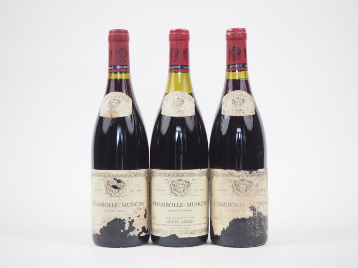 3 BOUTEILLES CHAMBOLLE MUSIGNY LOUIS JADOT - 1989 - 1 à 3 CM/1 CAPSULE