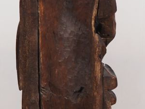 Saint Jacques en bois sculpté, dos évidé. Debout et bénissant de la ma