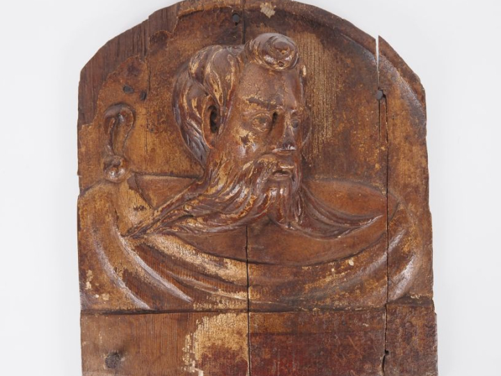 Fragment de retable en chêne sculpté XVIIème "Visage d'apôtre". (trace