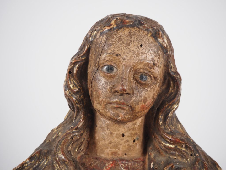 Sculpture XVIIIème en bois polychrome "Sainte Vierge". (quelques manqu