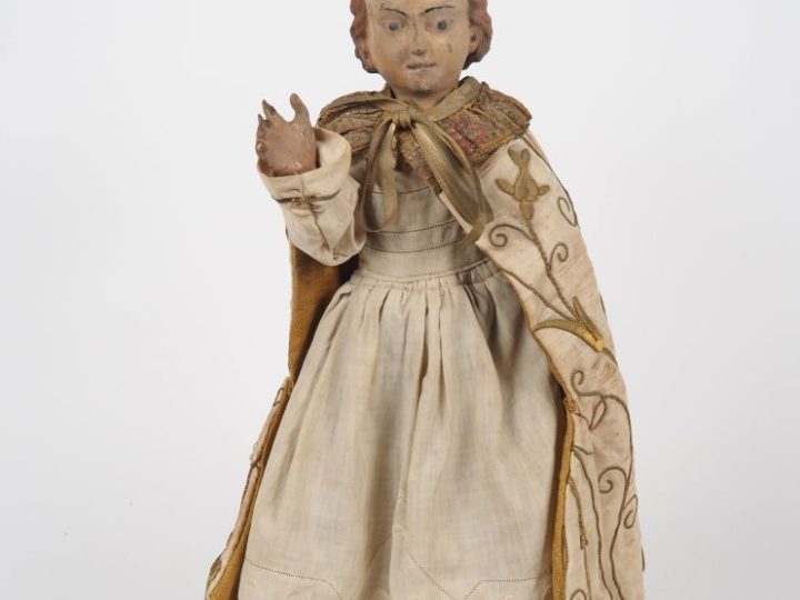 Sculpture en bois polychrome "l'enfant Jésus bénissant", chasuble en s