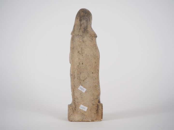 Sculpture en pierre reconstituée "Vierge à l'enfant".  H. 32,5 cm