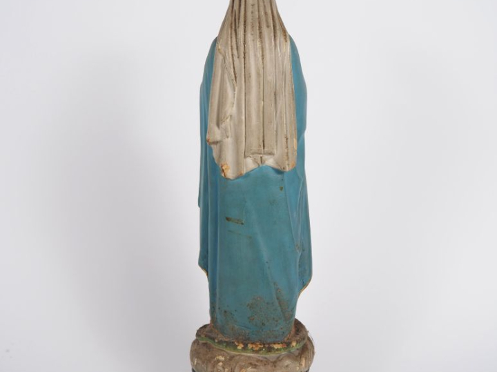 4 différents sujets religieux : un en porcelaine "Saint Antoine de Pad