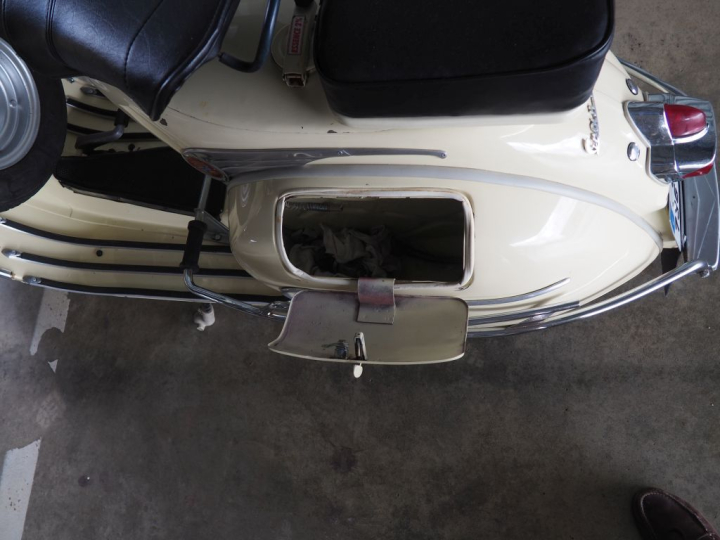 VESPA 125 :  1ère M.E.C : 1962. Kilométrage relevé :24051kms. Véhicule
