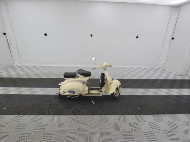 VESPA 125 :  1ère M.E.C : 1962. Kilométrage relevé :24051kms. Véhicule