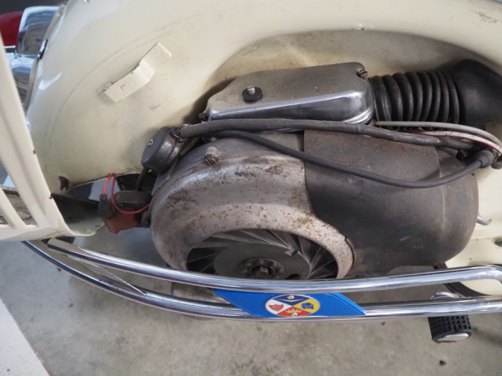 VESPA 125 :  1ère M.E.C : 1962. Kilométrage relevé :24051kms. Véhicule