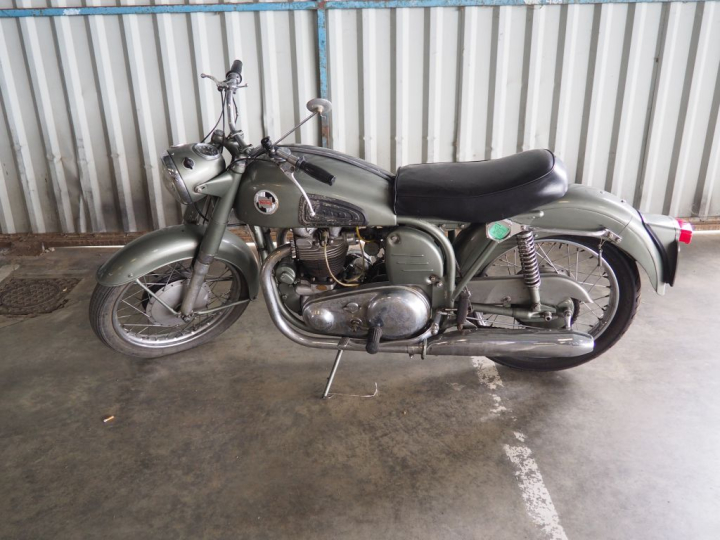 NORTON 99 DOMINATOR :  Numéro de série :7182514. Numéro de boite de vi