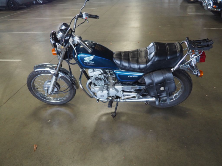 HONDA CM 125 CUSTOM:  Numéro de série :JCO55708120. 1ère M.E.C : 1996.