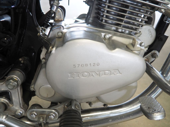 HONDA CM 125 CUSTOM:  Numéro de série :JCO55708120. 1ère M.E.C : 1996.