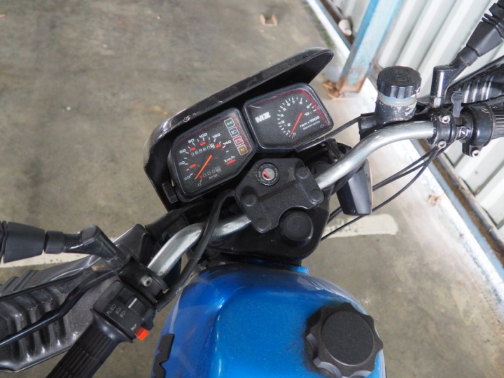 MZ 251 ETZ :  Numéro de série : 2602342. Numéro moteur : 1568784. 1ère