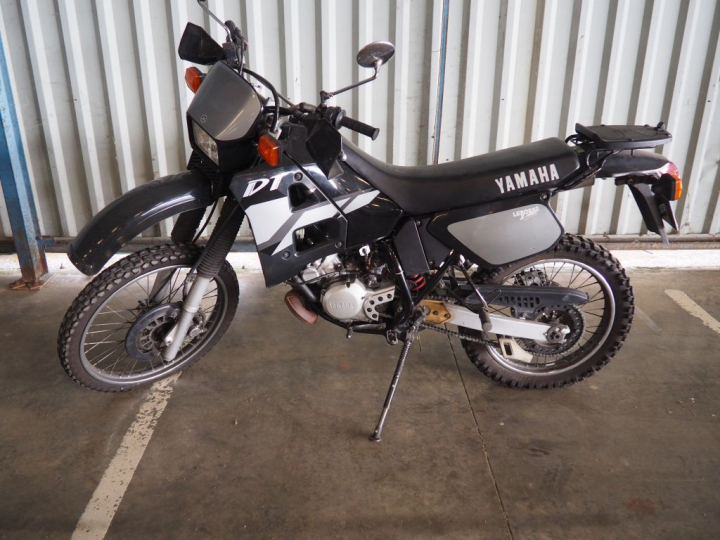 YAMAHA DT 125 :  Numéro de série : JYA4BL00000137563. Numéro moteur : 