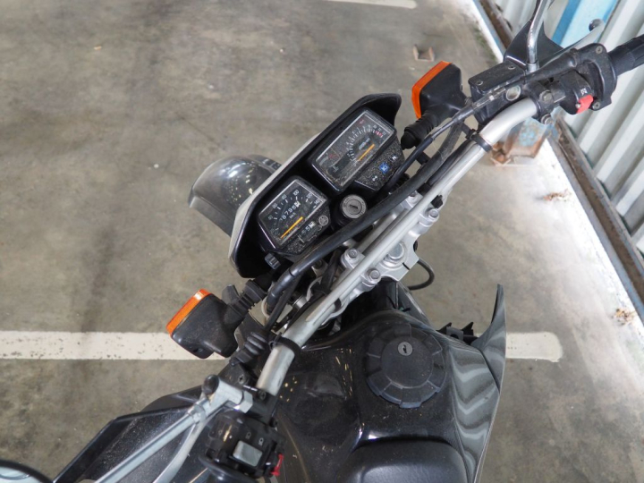 YAMAHA DT 125 :  Numéro de série : JYA4BL00000137563. Numéro moteur : 