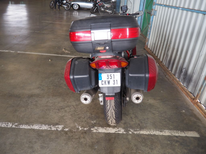 YAMAHA 1300 FJR :  Numéro de série :JYARP042000004511. 1ère M.E.C : 20