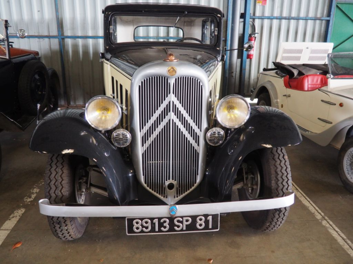 CITROEN ROSALIE BERLINE 8 :  Numéro de série :819805. 1ère M.E.C : 193