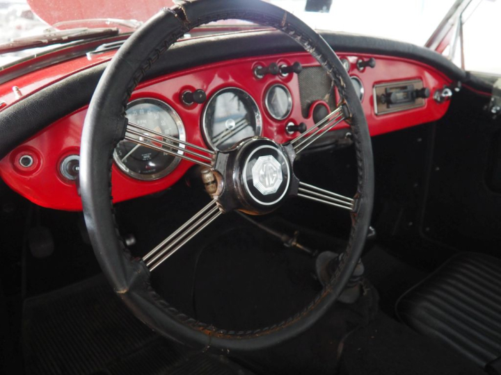 MGA 1500 mk1 ROADSTER :  Numéro de série :HD4345891. Numéro moteur :15