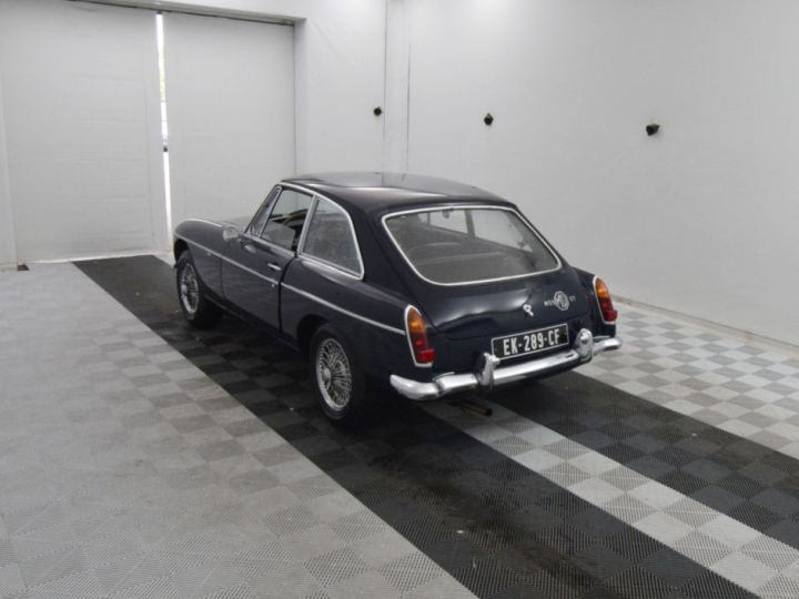 MGB GT :  Numéro de série : GHD3114261. 1ère M.E.C : 1967. Kilométrage