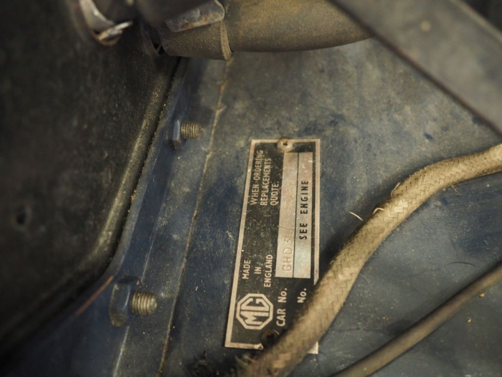 MGB GT :  Numéro de série : GHD3114261. 1ère M.E.C : 1967. Kilométrage