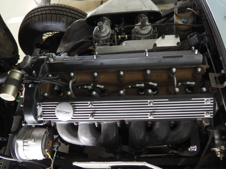 JAGUAR TYPE E CABRIOLET 4.2L BVM :  Import Usa. Carte grise française.