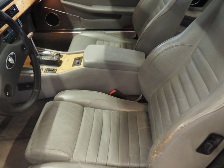 JAGUAR XJS 3.6 BVA 3 :  Numéro de série :SAJJNAEC4CA141953. 1ère M.E.C