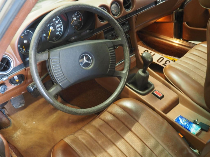 Mercedes 280 SL BVM4 :  Numéro de série 10704210001252. 1ère M.E.C : 1