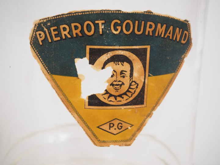 Paire de pots couverts à sucettes en verre et métal  "Pierrot Gourmand